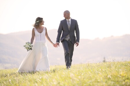 hochzeit-foto-luger-spazieren-gemeinsam-lebensweg-brautpaar-shooting hochzeit-foto-luger-spazieren-gemeinsam-lebensweg-brautpaar-shooting