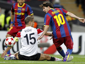 Nemanja Vidic (Manchester) und Lionel Messi (Barcelona). Nemanja Vidic (Manchester) und Lionel Messi (Barcelona).